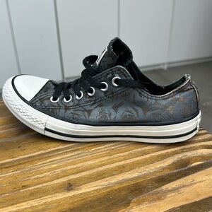 Converse All Star Gray with Black Rose Print Chuck Taylor Sneaker Shoes Womens 7